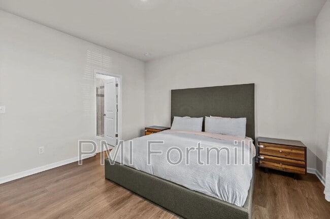 Building Photo - 18045 Stark Wy