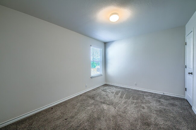 Building Photo - 5-BEDROOM HOME IN WESTPOINTE @ RIVERSTONE