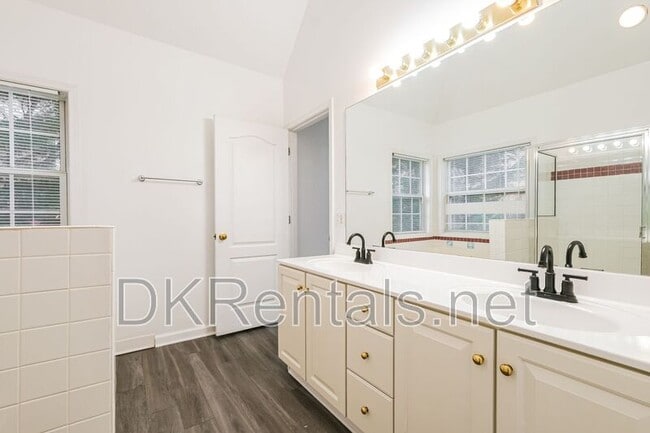 Building Photo - 2969 Meadow Church Rd