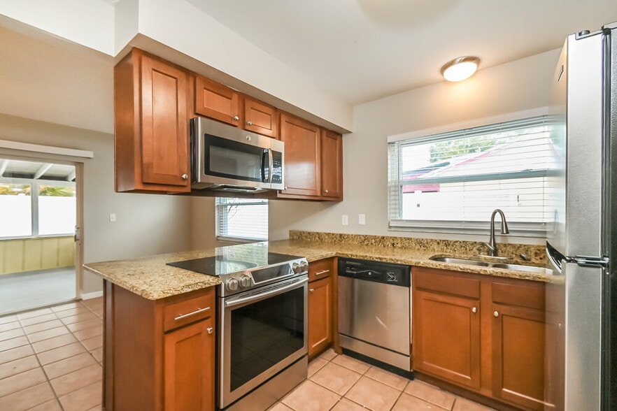 Building Photo - 420 Silver Hill Dr