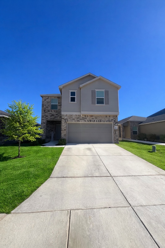 Building Photo - 409 Dakota Crk