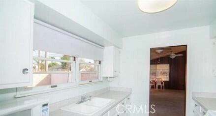Building Photo - 809 E Collins Ave