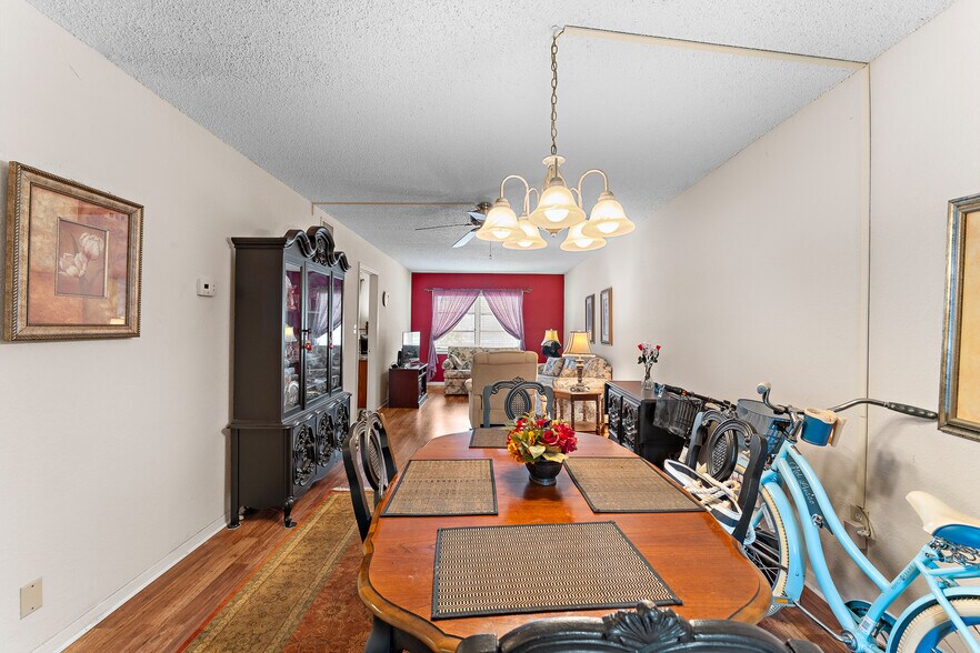 Building Photo - 4746 Azalea Dr