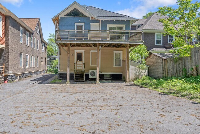 Building Photo - 816-818 Maryland Ave - Upstairs Unit 2