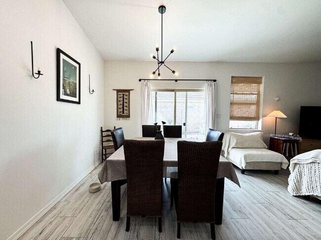 Building Photo - "Spacious 4-Bedroom, 2-Bathroom home in Prime Yuma!"