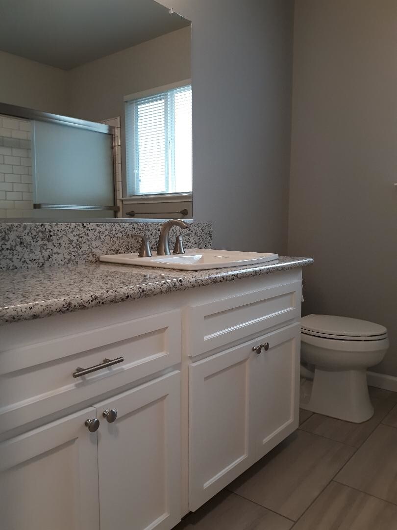 Bathroom 1 - 6266 N Fresno St