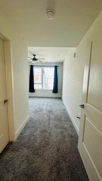 Building Photo - 5933 Sunstone Dr