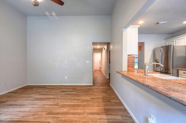 Building Photo - 15 White Bark Pl