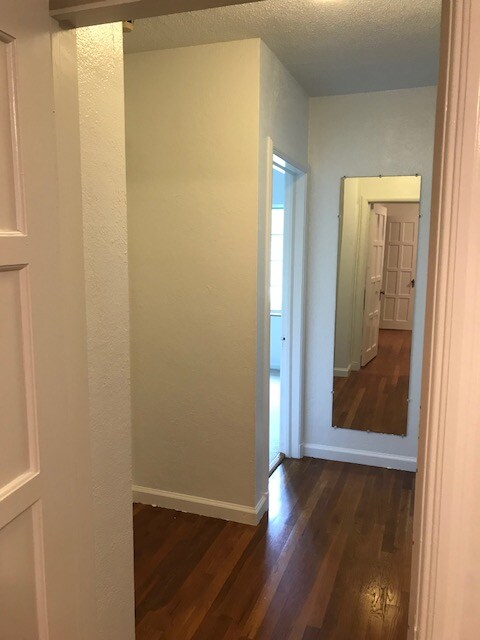 Building Photo - 228 W Nelson St