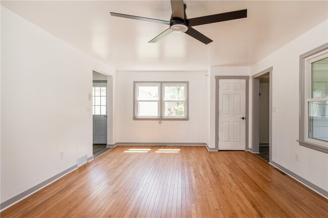 Building Photo - 578 Victory Hwy