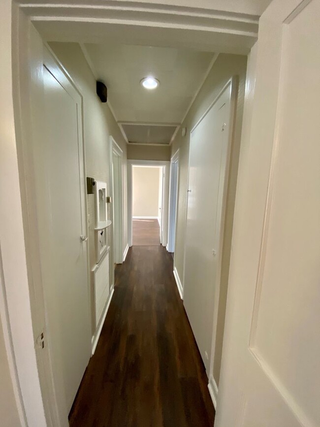 Building Photo - South Highlands Bungalow for Lease | 71104...