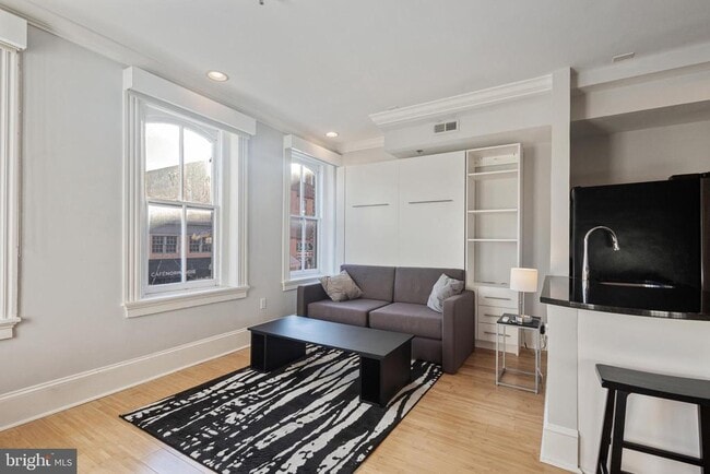 Building Photo - 180 Main St