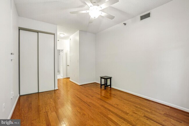 Building Photo - 14809 Pennfield Cir
