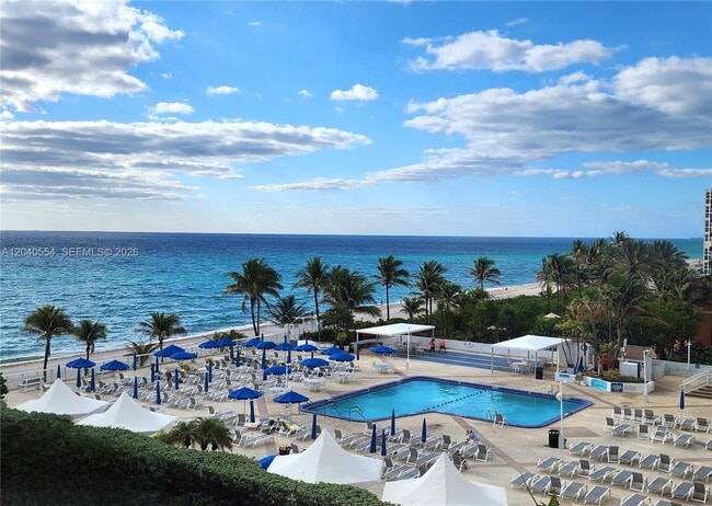 Building Photo - 2030 S Ocean Dr