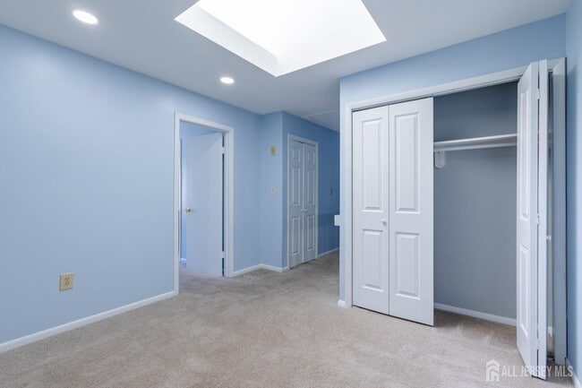 Building Photo - 1050 Schmidt Ln