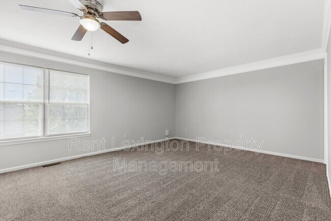 Building Photo - 1055 Duval St