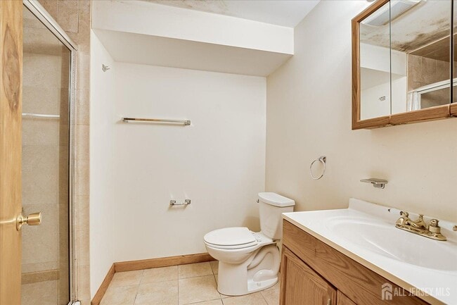 Building Photo - 23 Cardownie St