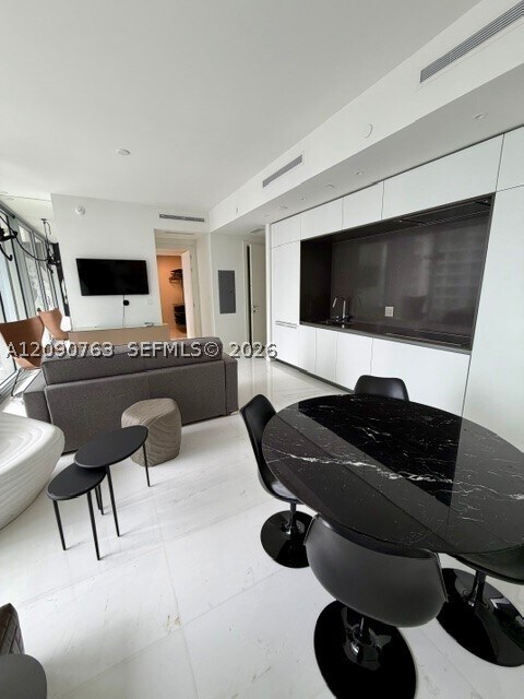 Building Photo - 300 Biscayne Blvd