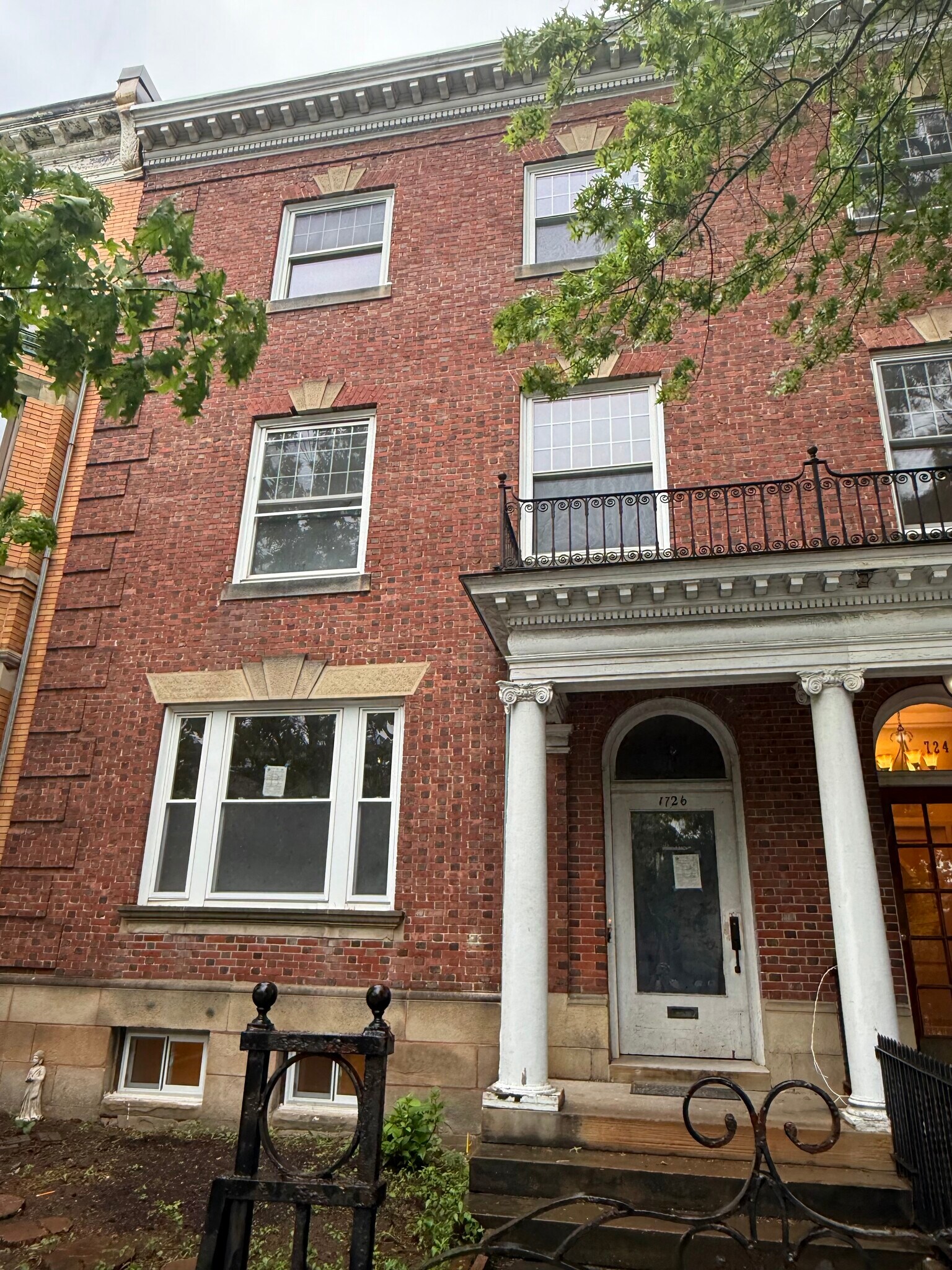 Building Photo - 1726 Beacon St