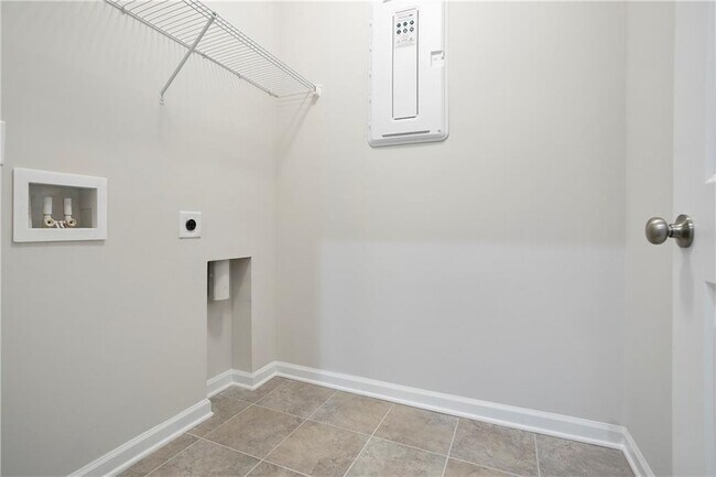 Building Photo - 5729 Wheeler Ridge Rd