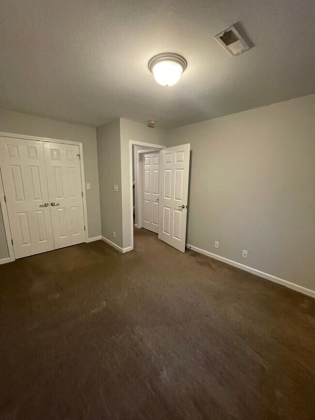 Building Photo - 7920 Ellisville Ln