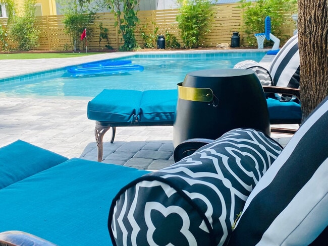 Building Photo - 20 M L King Ave