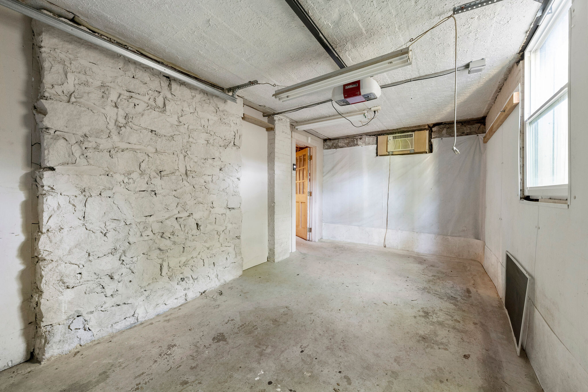 1 car garage - 121 Brower Street