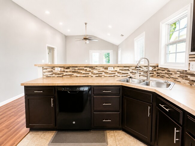 Building Photo - Modern Ranch Living in Desirable Cooper Farms!
