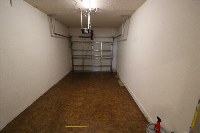 Building Photo - 4866 Pond Ridge Dr