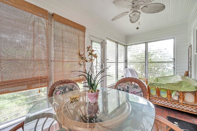 Building Photo - Gulfport Arts District Living — Furnished 3BR Bungalow with Large Yard and Easy Coastal Access |