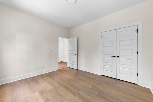 Building Photo - 3420 Tappan Pl