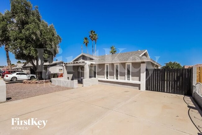 Building Photo - 7208 W Montebello Ave