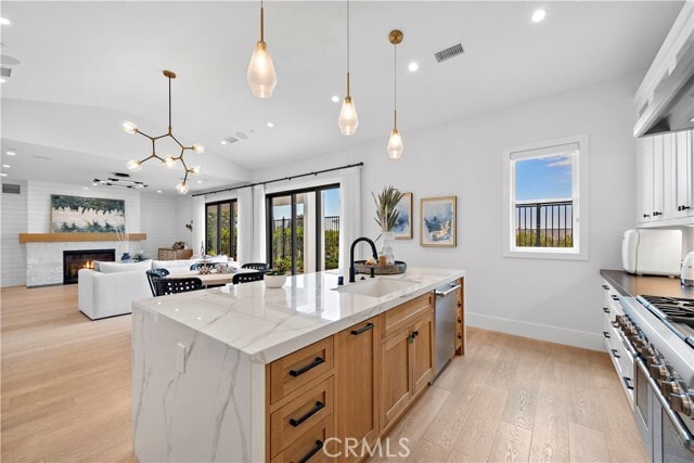 Building Photo - 2507 Alta Vista Dr