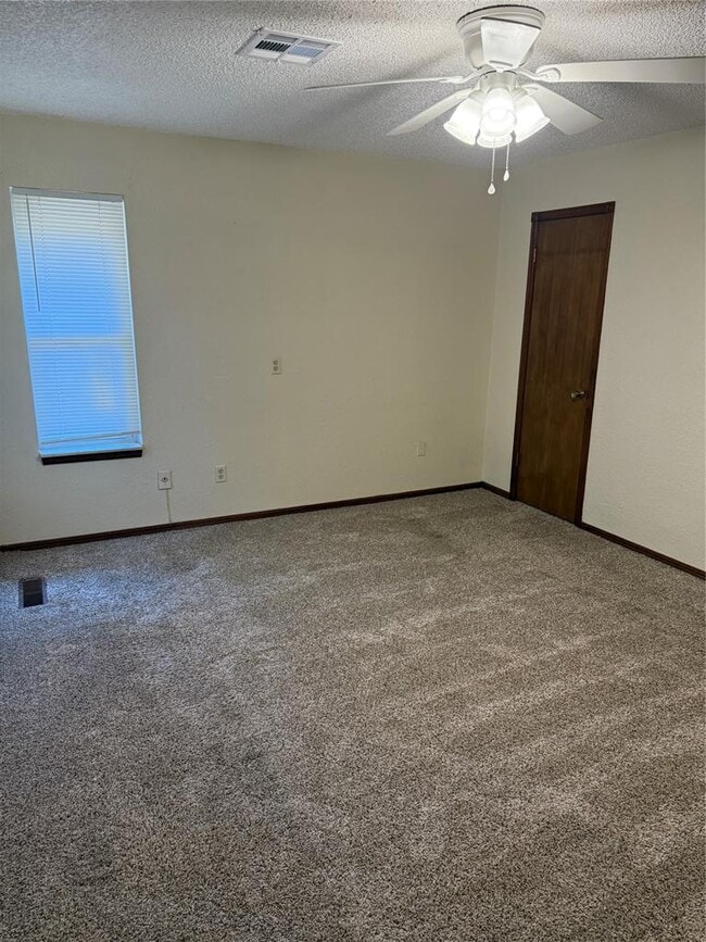 Building Photo - 1018 Summerton Pl