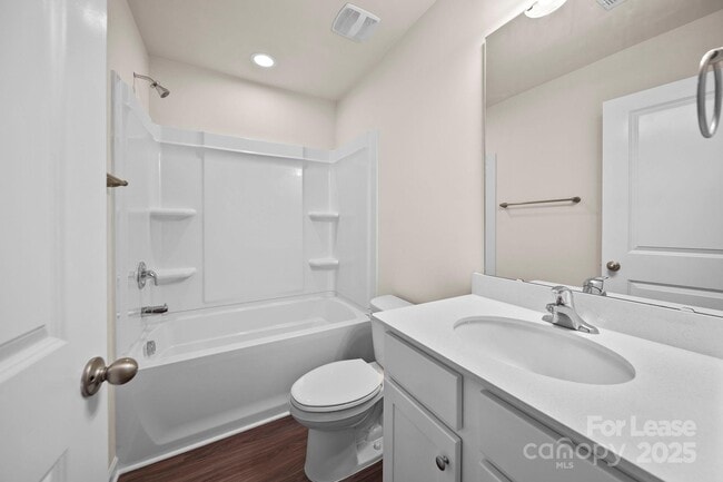 Building Photo - 711 Lackey St