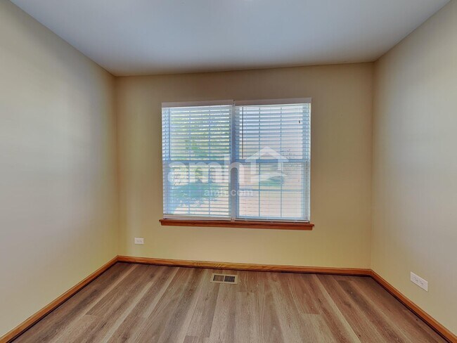 Building Photo - 2 Hastings Ct