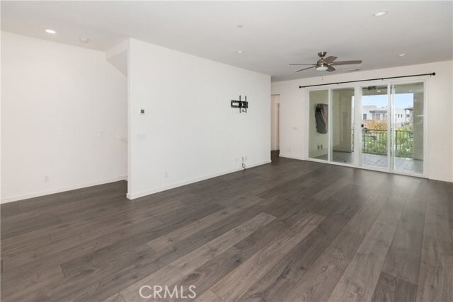 Building Photo - 341 Magnet