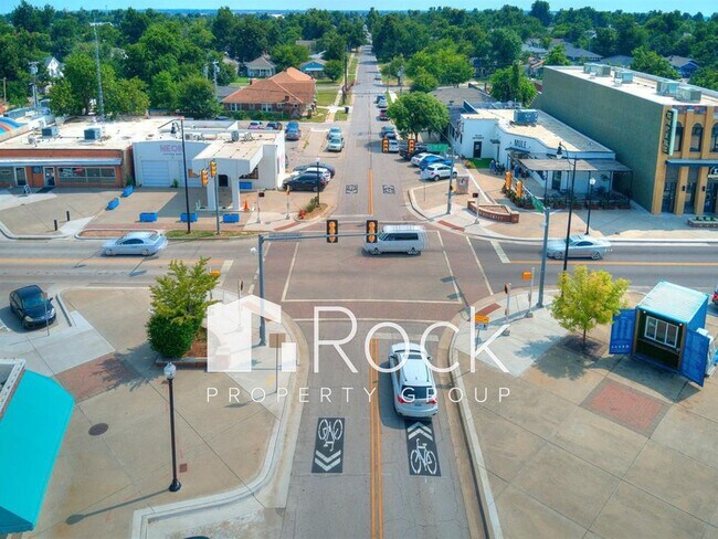 Building Photo - Remodeled 3 Bedroom Bungalow in OKC's Plaza District *Half Off 1st Month's Rent*