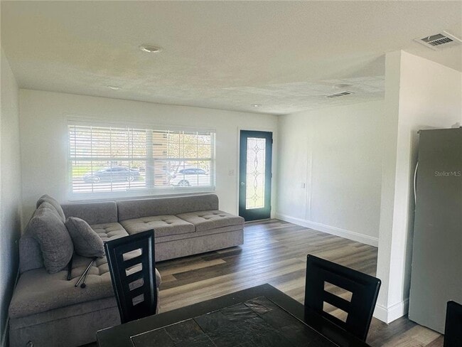 Building Photo - 808 Apricot Dr