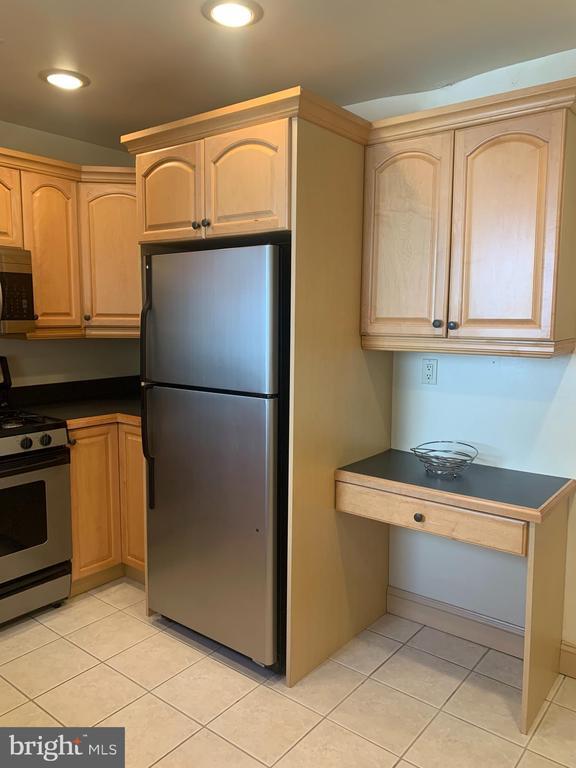 Building Photo - 4573 Mitchell St