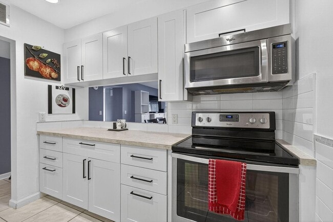 Building Photo - 12001 Poinciana Blvd