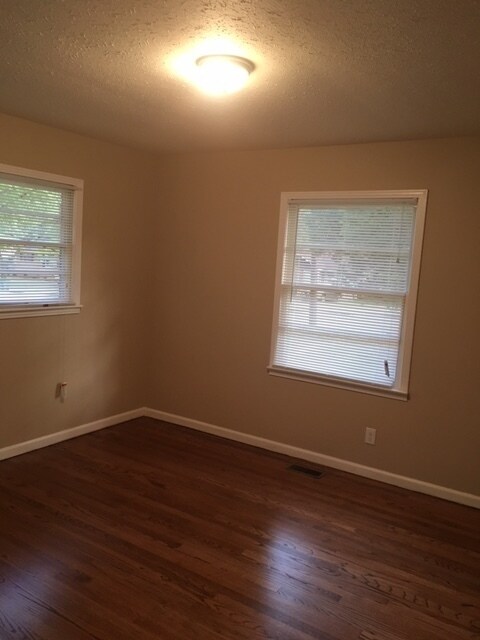 Building Photo - 2514 Rochell Dr NW