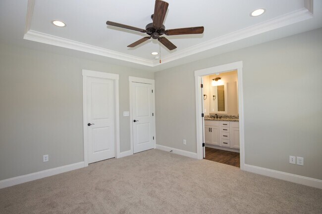 Building Photo - "Luxurious 3-Bed Townhouse with Granite Countertops on Juniper Lake Road!"