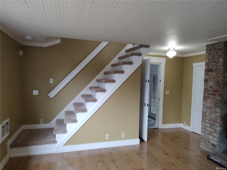 Building Photo - 1421 Clinton St