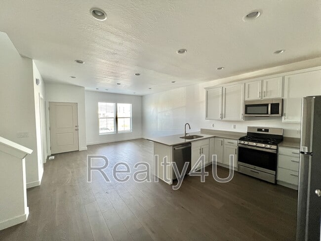 Building Photo - 3553 Hardman Way