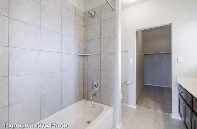 Building Photo - 307 Insider Loop