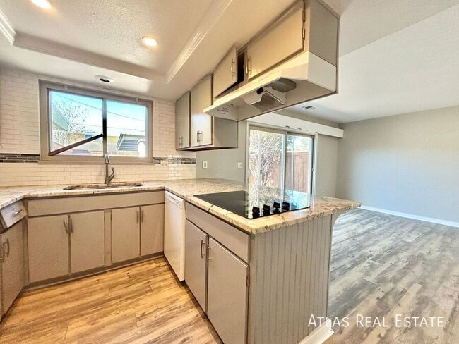 Building Photo - 9117 E Nassau Ave