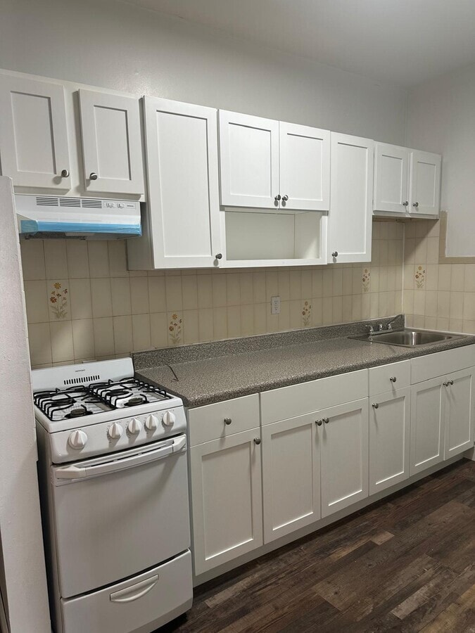 Building Photo - 273 S Orange Ave