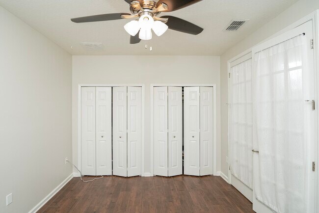 Building Photo - 494 Aventurine Ave