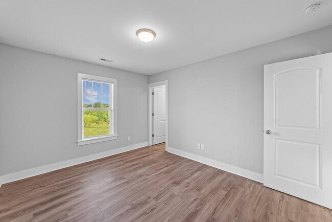 Building Photo - 426 Thad Little Rd